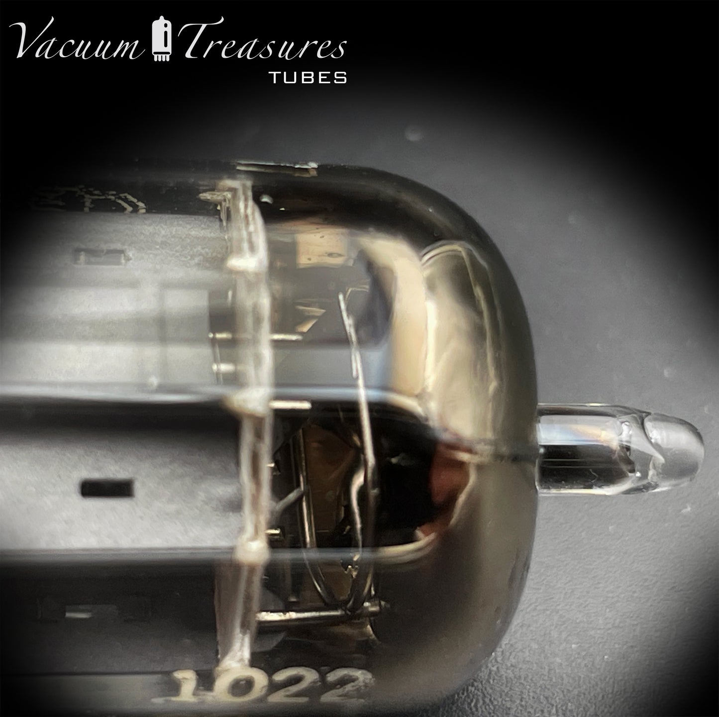 12AX7 / ECC83 NOS MULLARD – Heerlen 1958 – Long Gray Plates – Foil Getter – AMPLITREX Tested